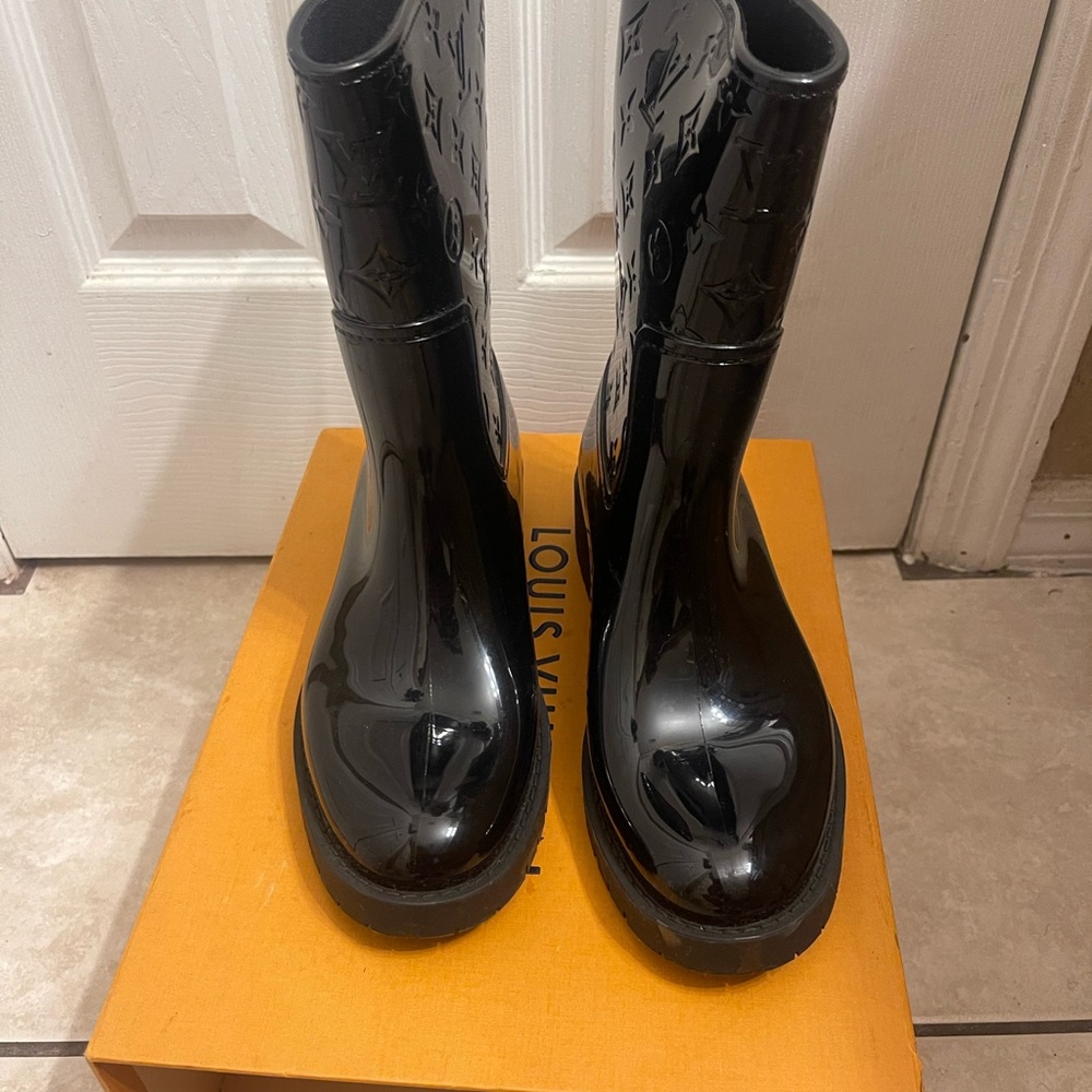 Louis Vuitton Drops Flat Half Boots - Picture 8 of 16